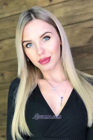 195733 - Elena Age: 32 - Russia