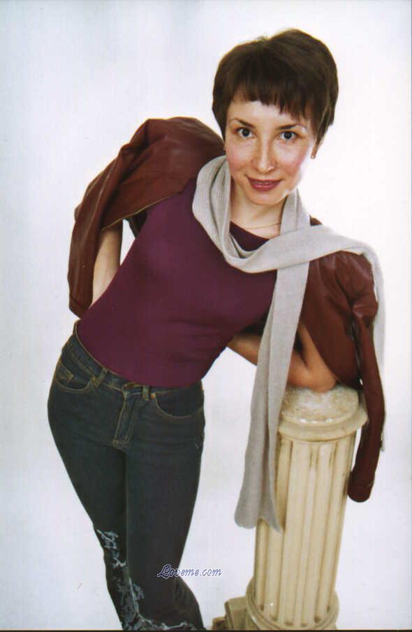 57357 - Elena Age: 37 - Russia